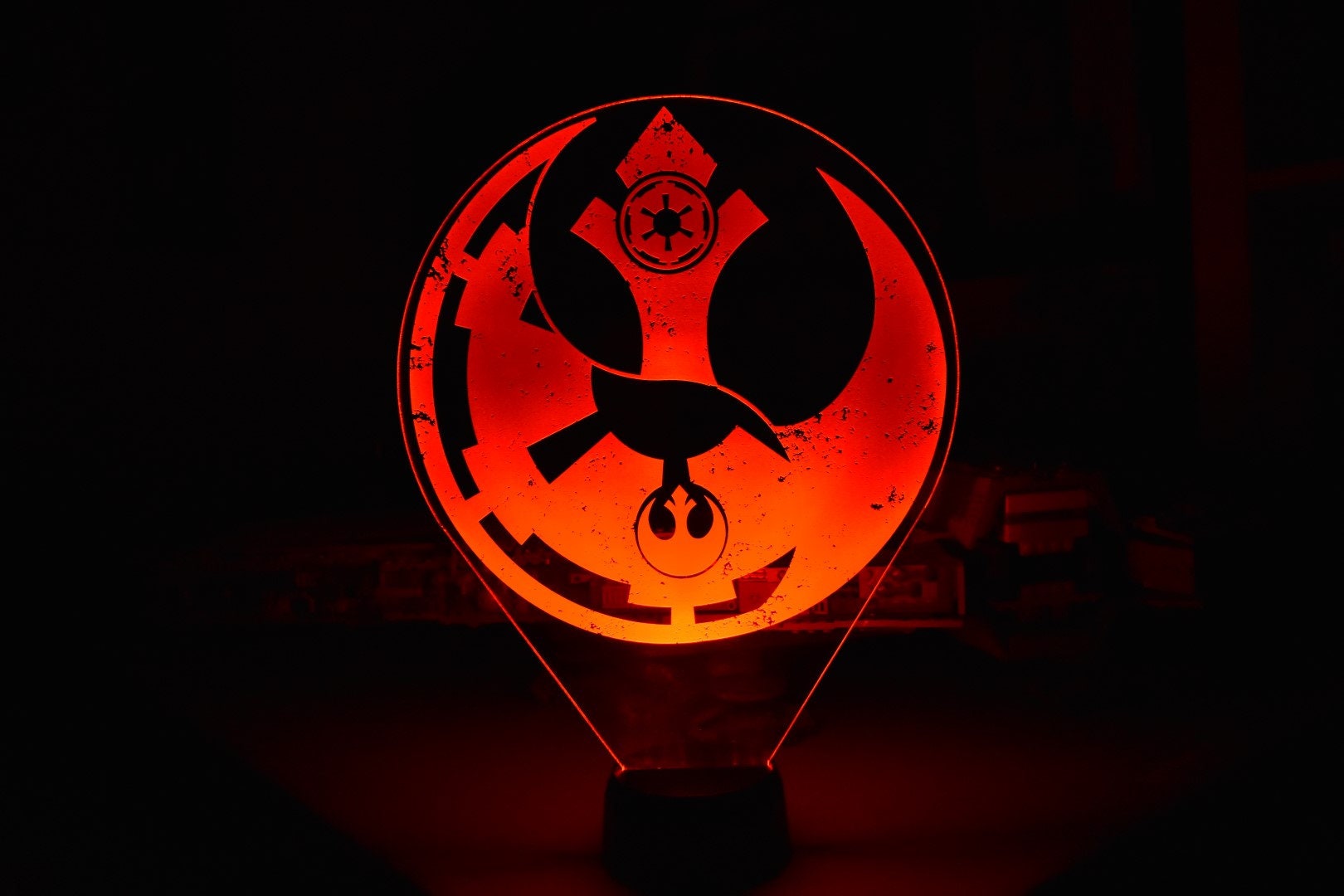 Star Wars Inspired Imperial Rebel Ying Yang LED Lamp perfect as a gift for a Star Wars geek. Place in Man caves, bars, garages, desks.