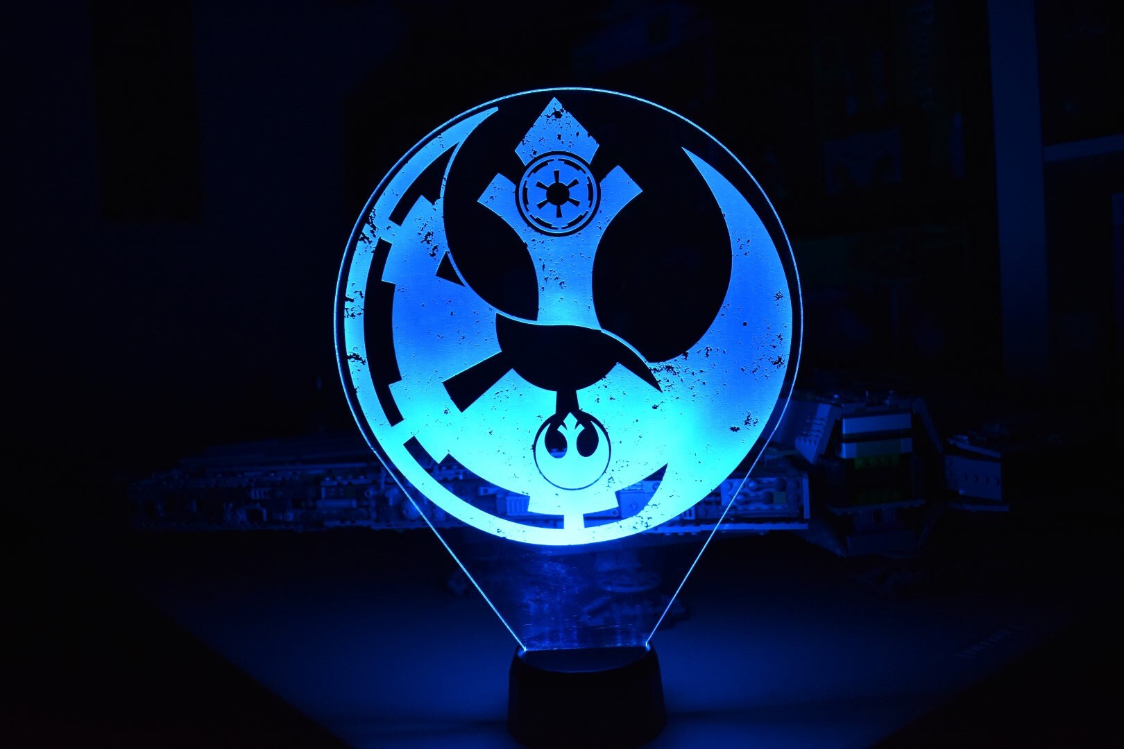 Star Wars Inspired Imperial Rebel Ying Yang LED Lamp perfect as a gift for a Star Wars geek. Place in Man caves, bars, garages, desks.