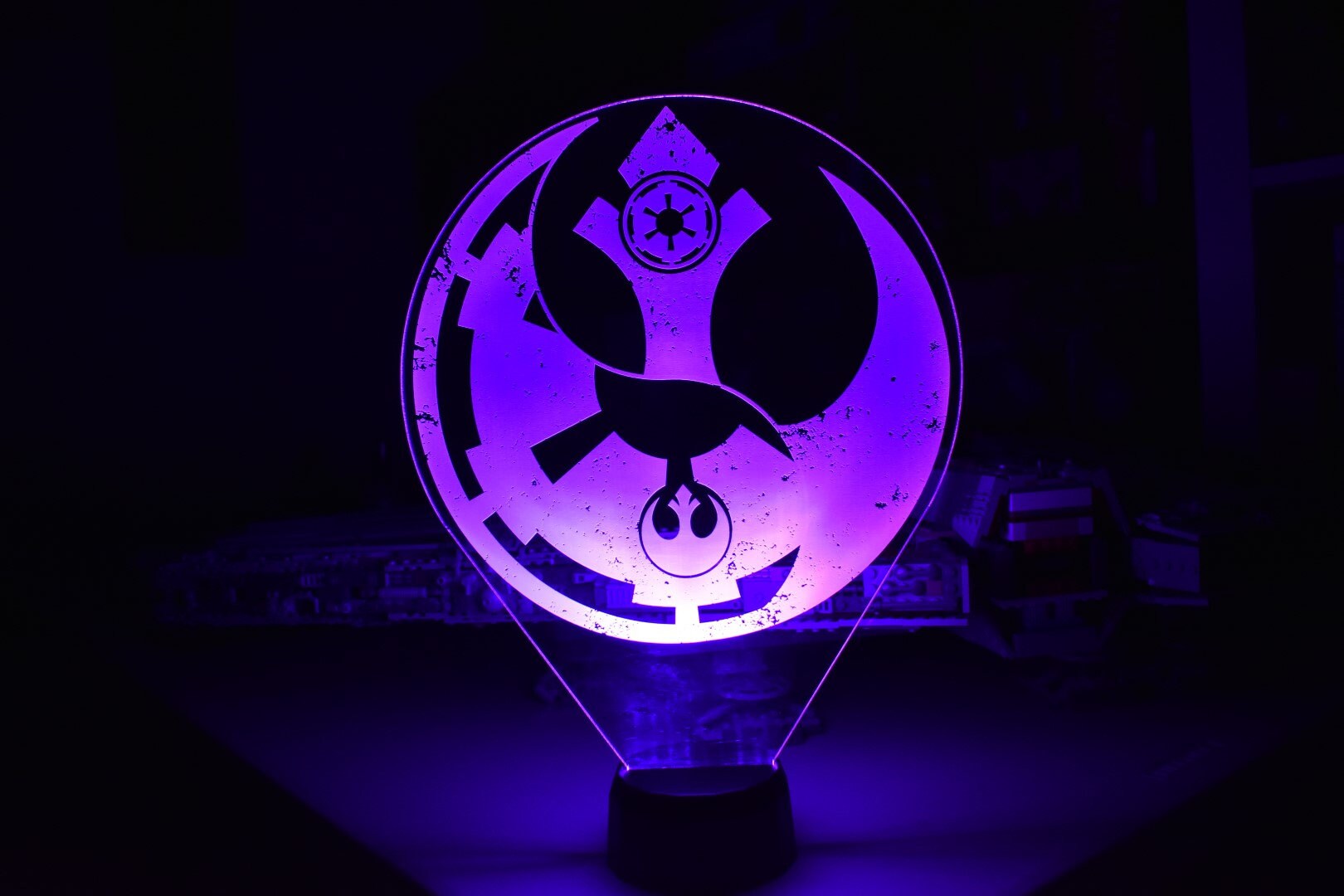 Star Wars Inspired Imperial Rebel Ying Yang LED Lamp perfect as a gift for a Star Wars geek. Place in Man caves, bars, garages, desks.