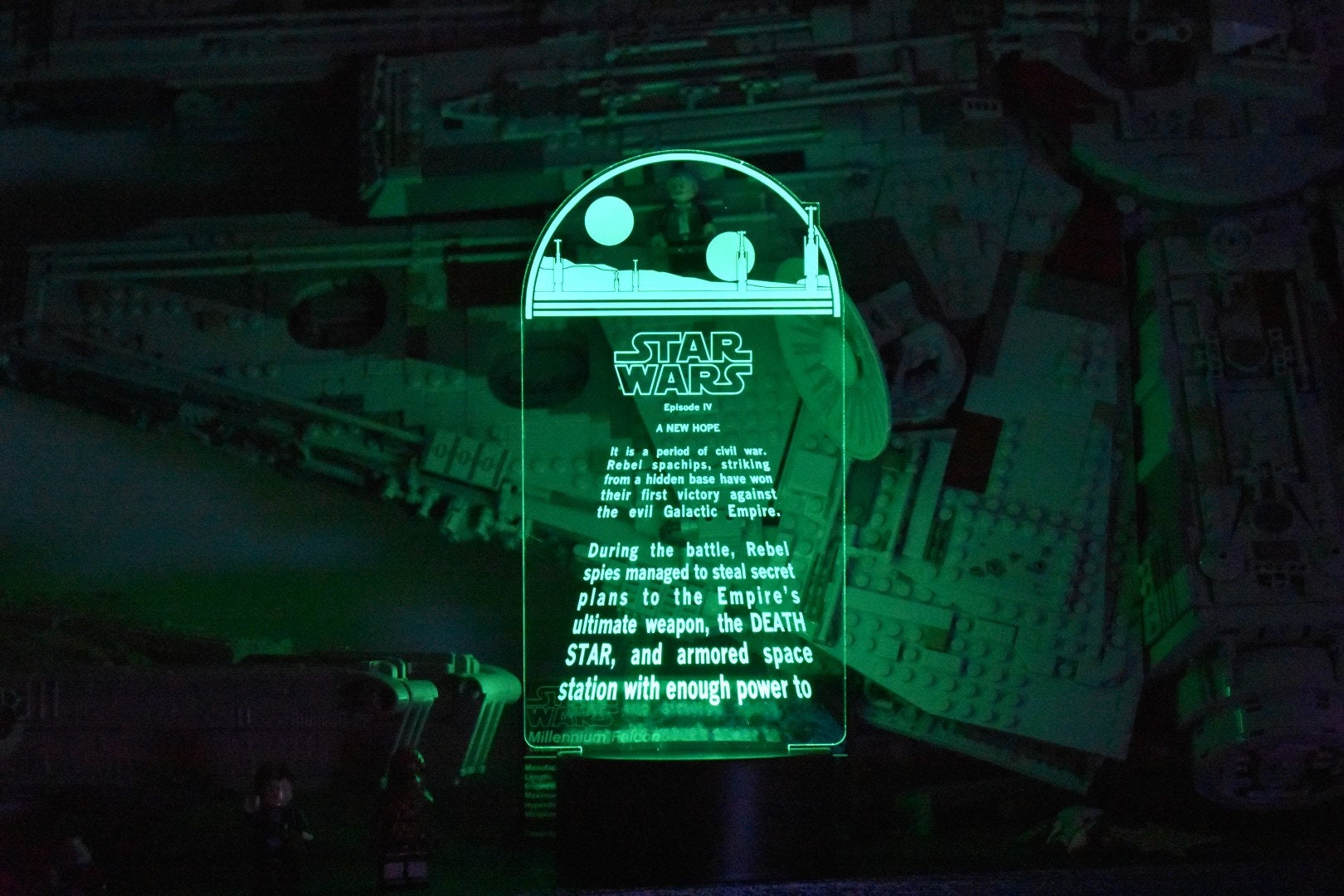 Star Wars lamp inspired from the classic A New Hope. LED Lamp with 16 colors and batteries included.