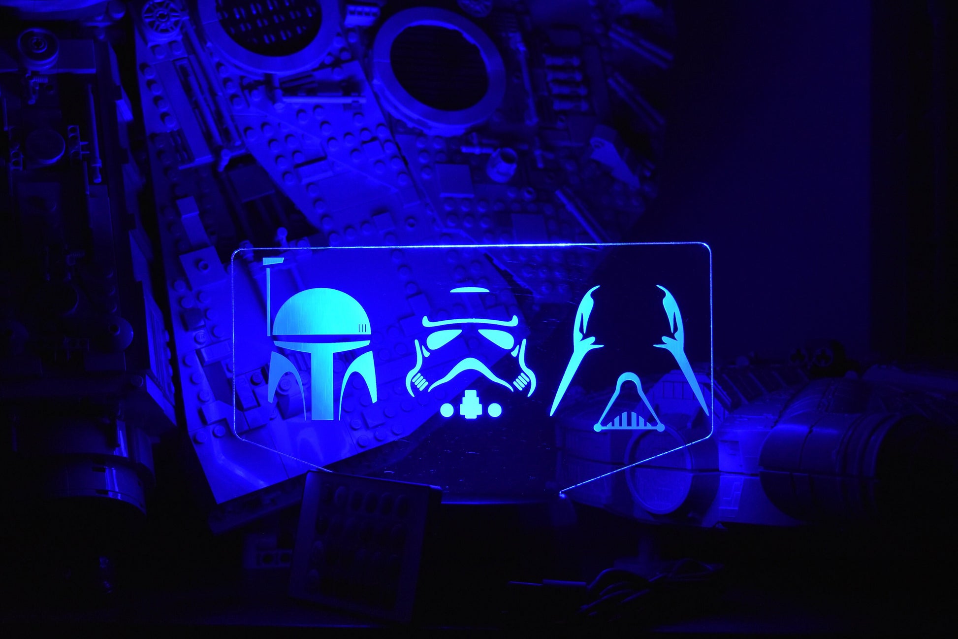 Imperial Helmets LED sign perfect as a gift for a Star Wars geeks. Place in Man caves, bars, garages, desks.