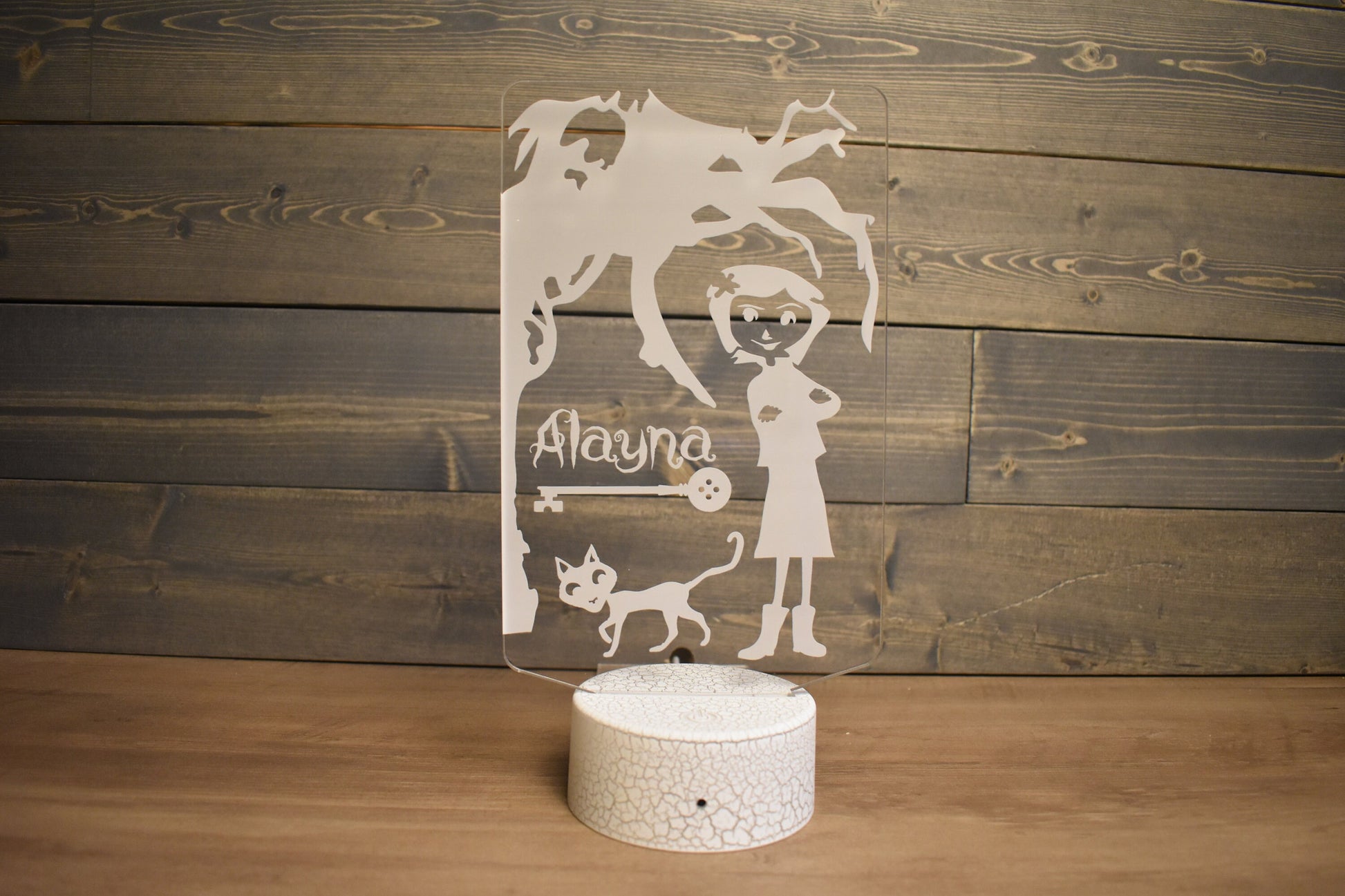 Coraline key and cat lamp inspired from Coraline. LED Lamp with 16 colors and batteries included.