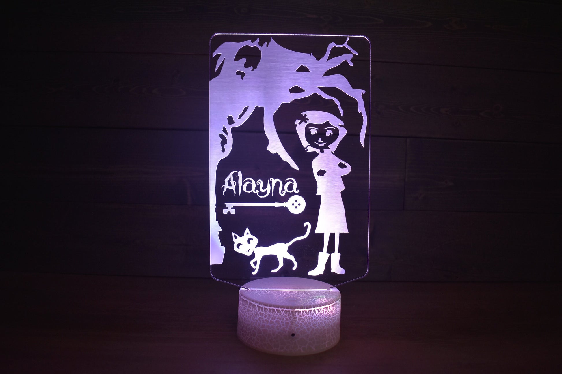 Coraline key and cat lamp inspired from Coraline. LED Lamp with 16 colors and batteries included.