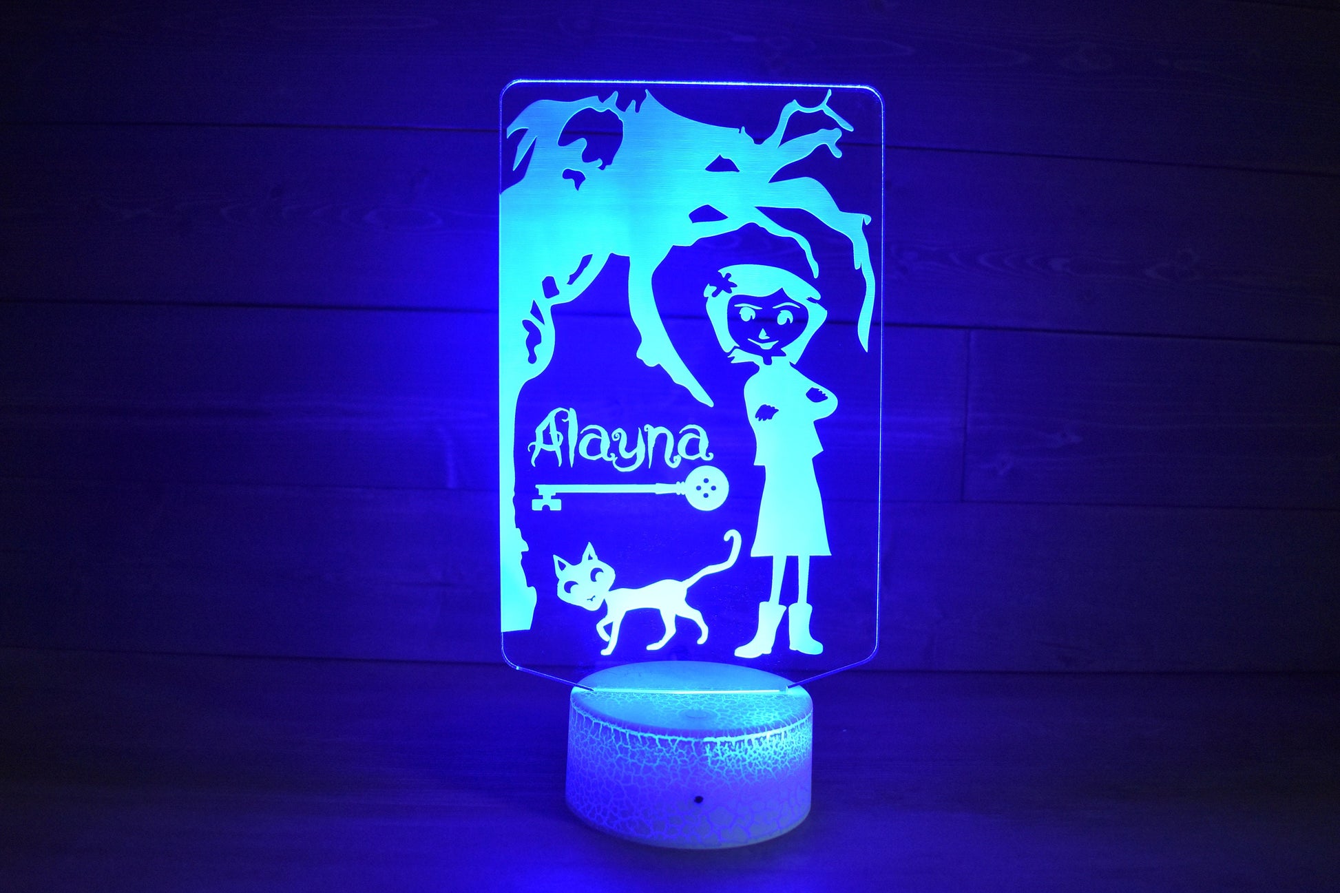 Coraline key and cat lamp inspired from Coraline. LED Lamp with 16 colors and batteries included.