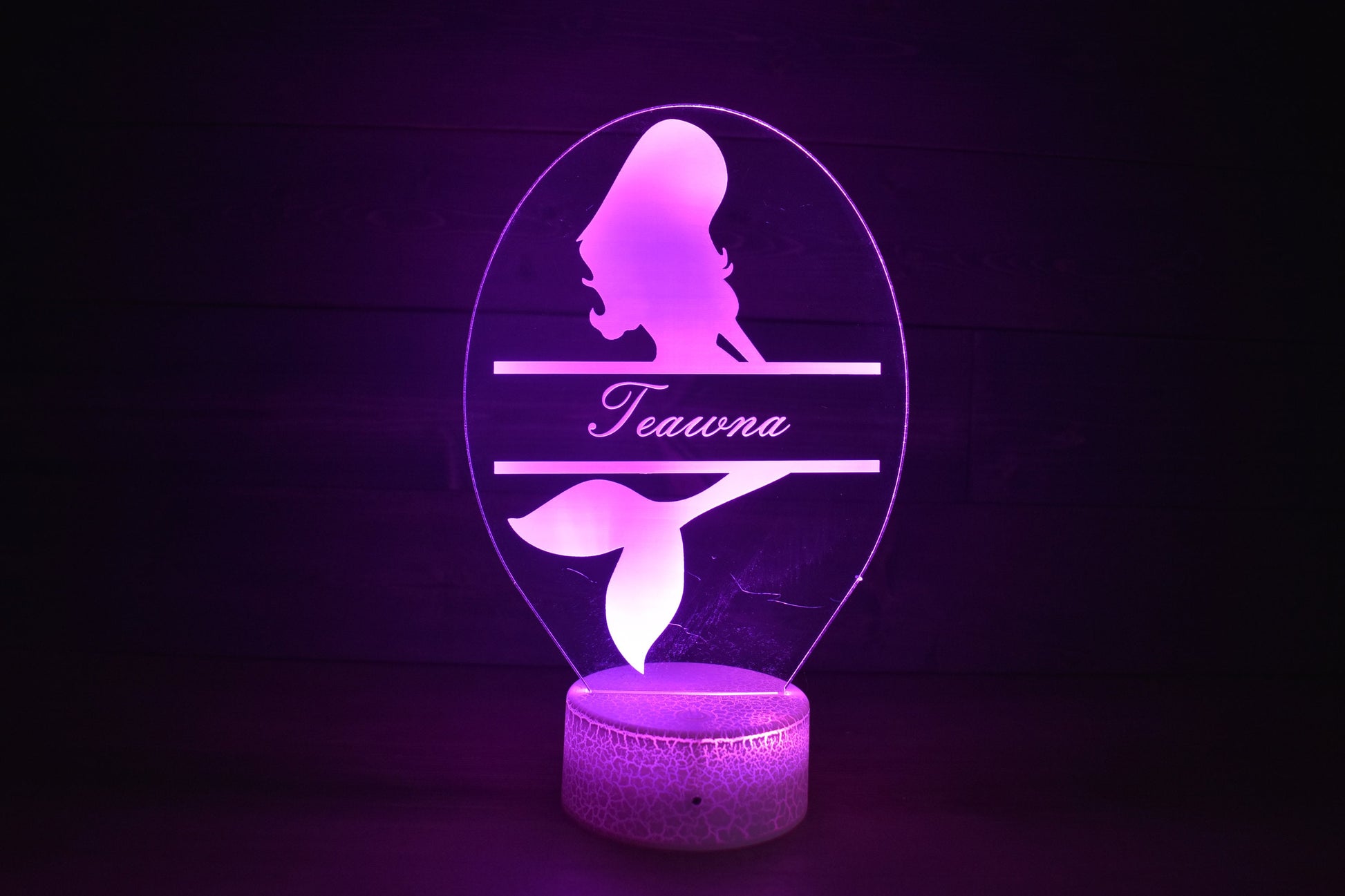 Mermaid lamp inspired with name personalization. LED Lamp with 16 colors and 4 options.