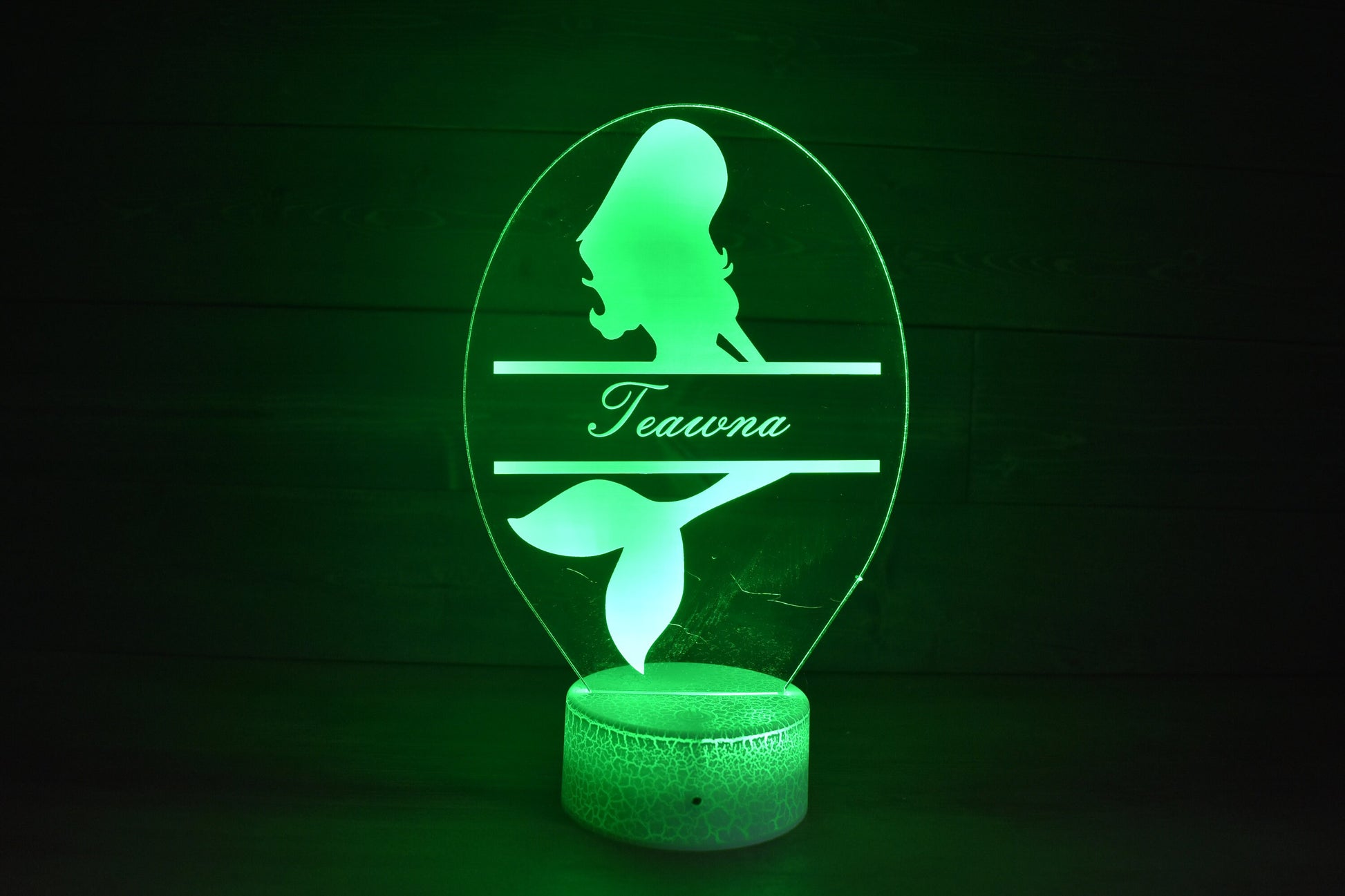 Mermaid lamp inspired with name personalization. LED Lamp with 16 colors and 4 options.
