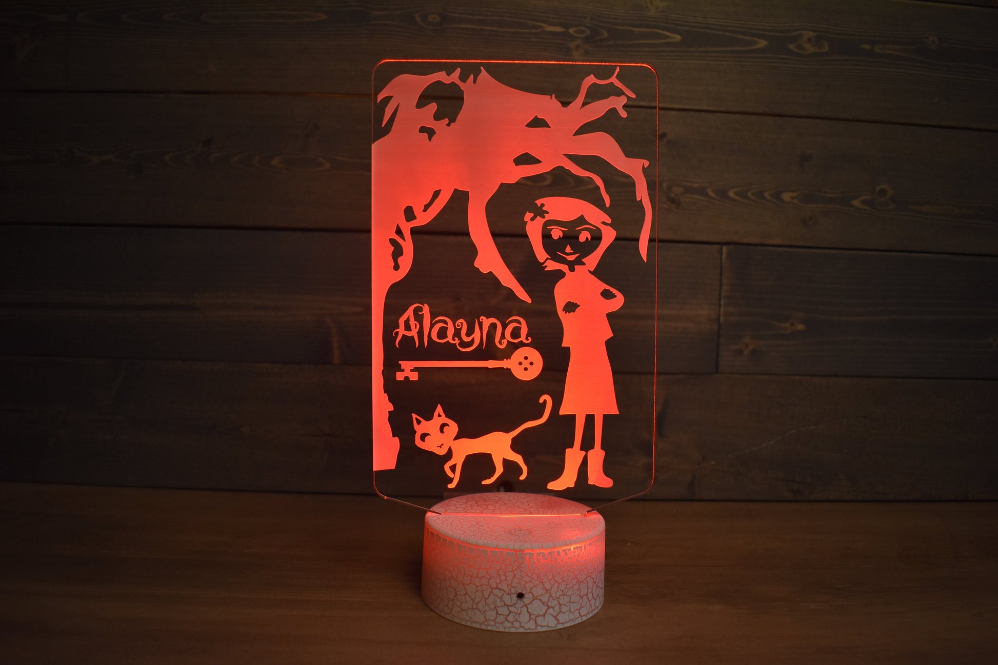 Coraline key and cat lamp inspired from Coraline. LED Lamp with 16 colors and batteries included.