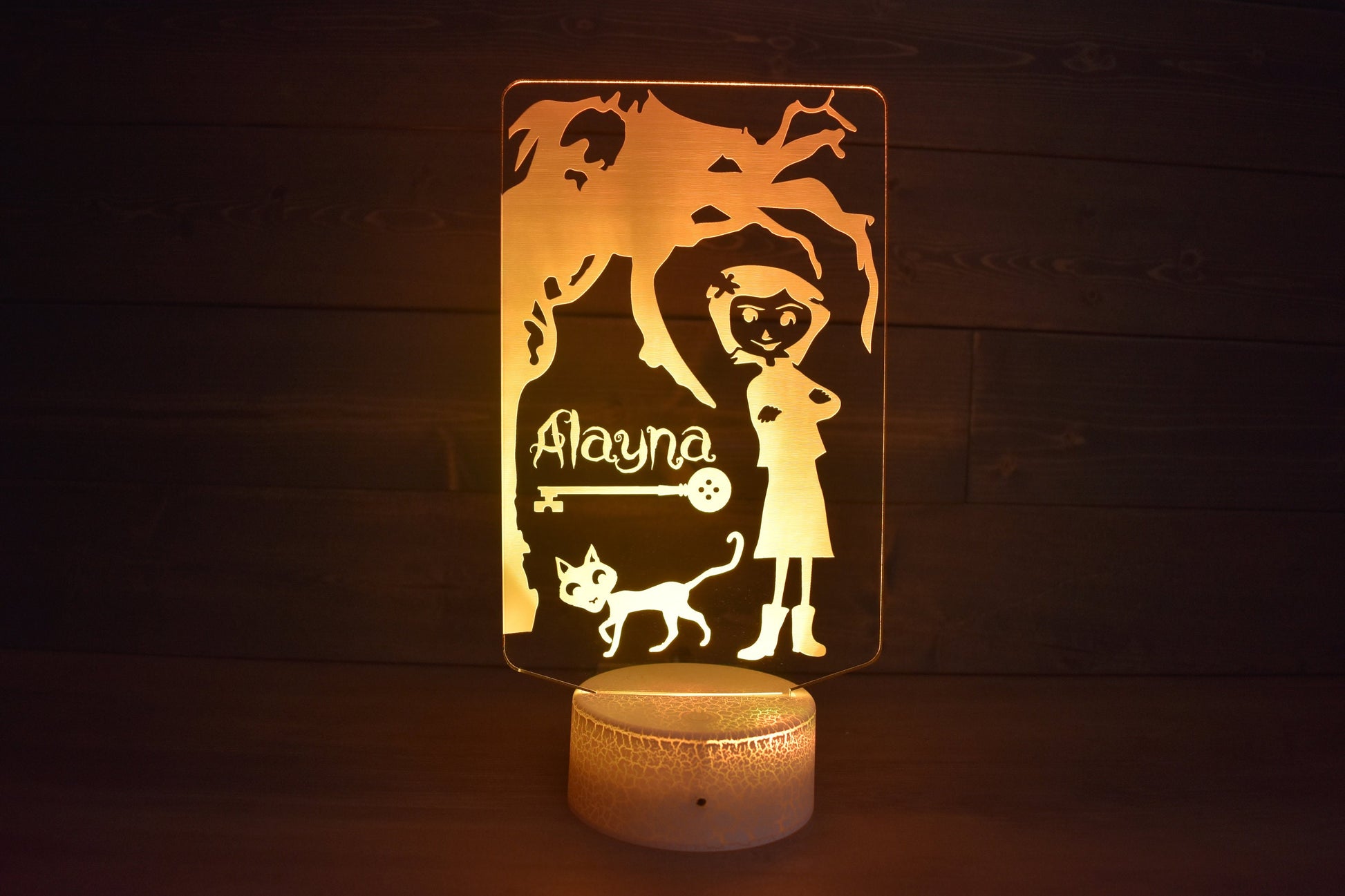 Coraline key and cat lamp inspired from Coraline. LED Lamp with 16 colors and batteries included.
