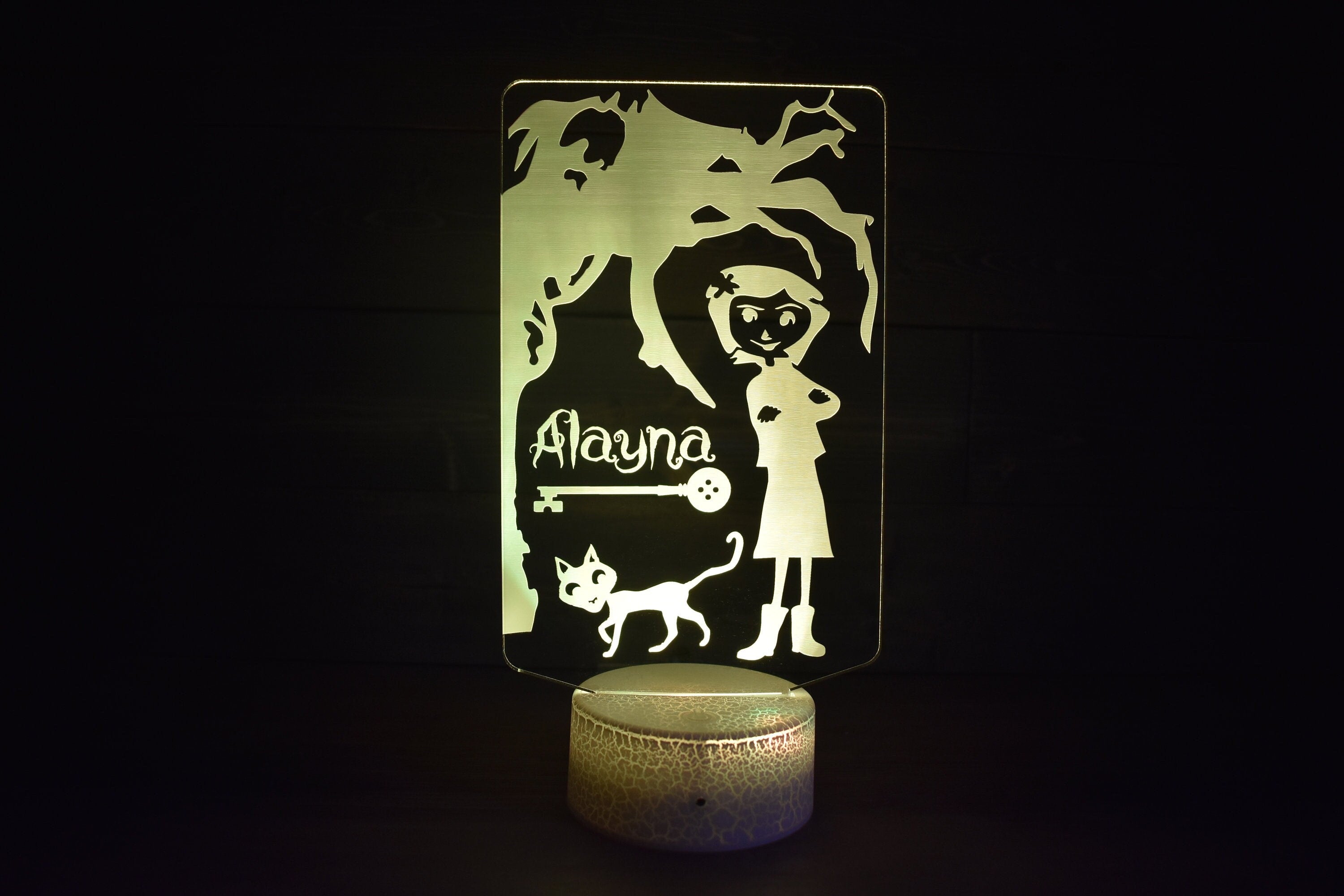Coraline key and cat lamp inspired from Coraline. LED Lamp with 16 colors and batteries included.