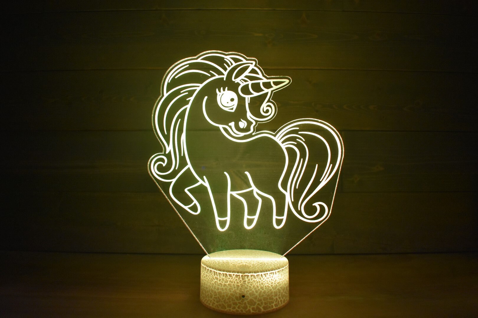 Unicorn Lamp perfect for Pony fans, fantasy lovers, young and old fans . LED Lamp with 16 colors and 4 options.