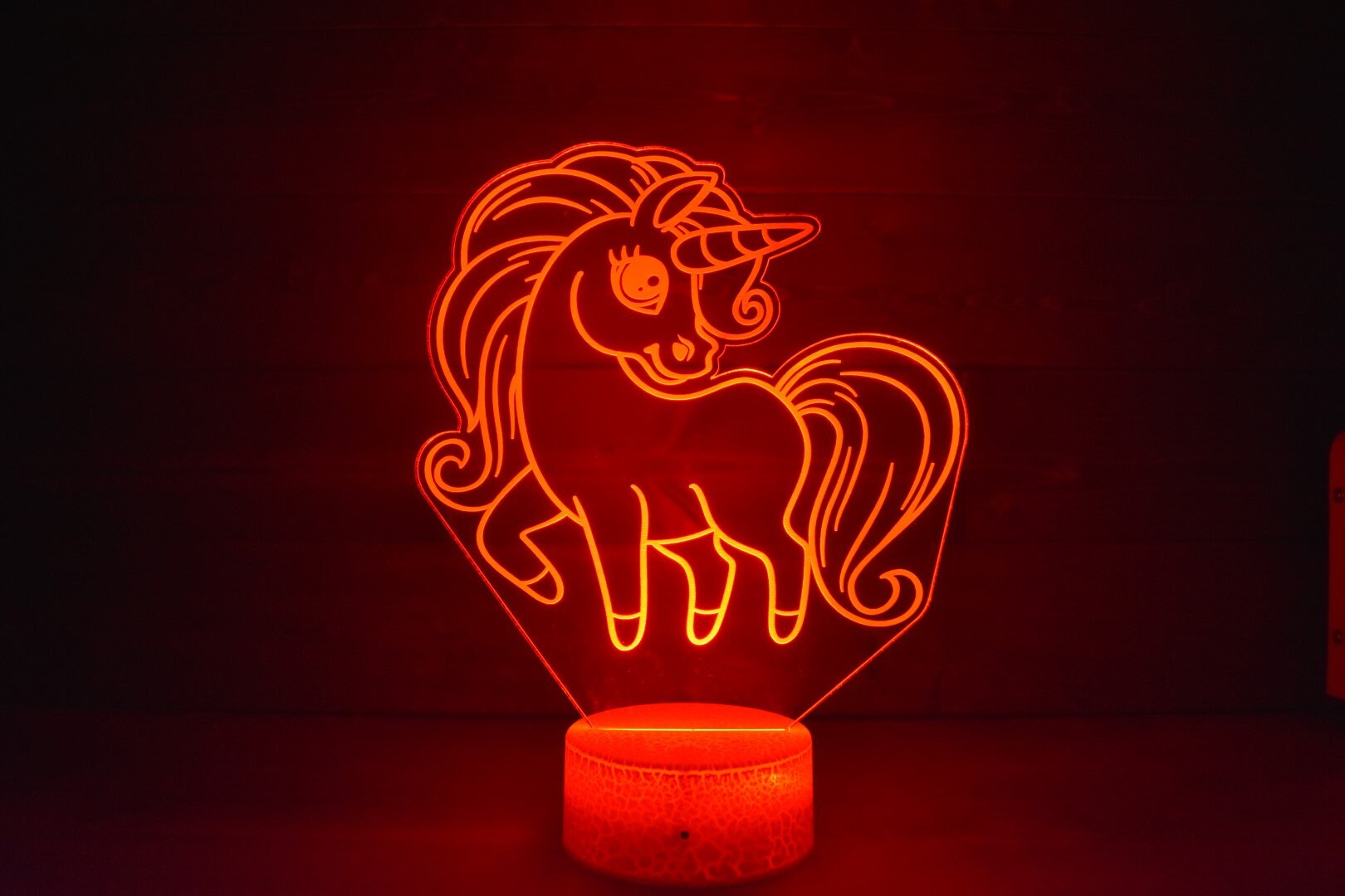 Unicorn Lamp perfect for Pony fans, fantasy lovers, young and old fans . LED Lamp with 16 colors and 4 options.