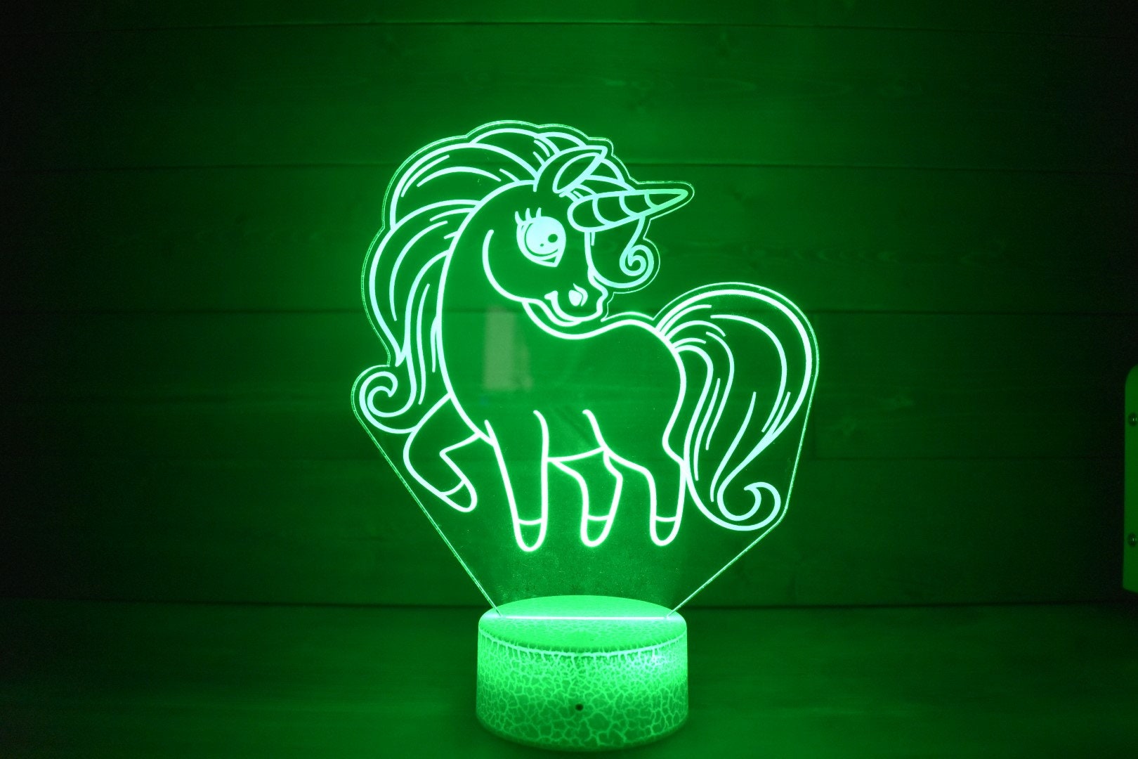 Unicorn Lamp perfect for Pony fans, fantasy lovers, young and old fans . LED Lamp with 16 colors and 4 options.