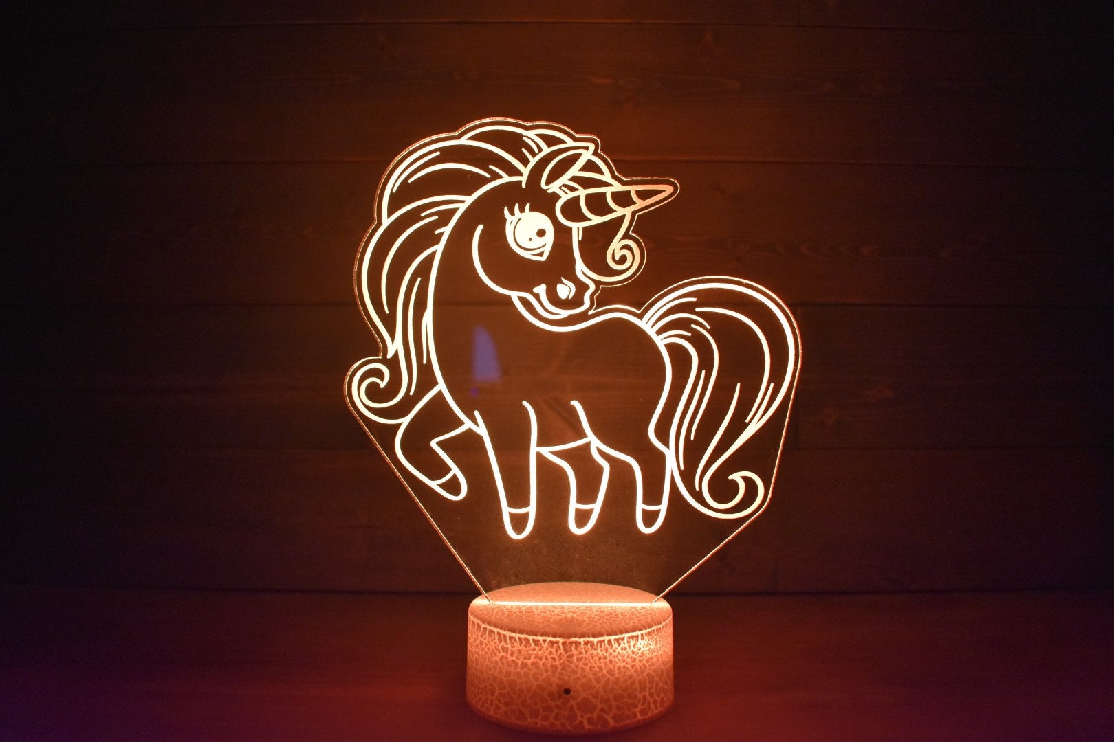 Unicorn Lamp perfect for Pony fans, fantasy lovers, young and old fans . LED Lamp with 16 colors and 4 options.