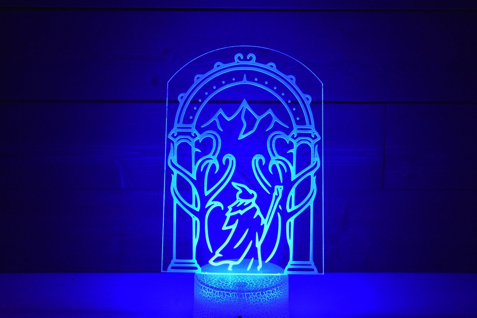 Doors of Durin perfect as a gift for a Lord of the Rings enthusiasts. Place in Man caves, bars, garages, desks, bed room.