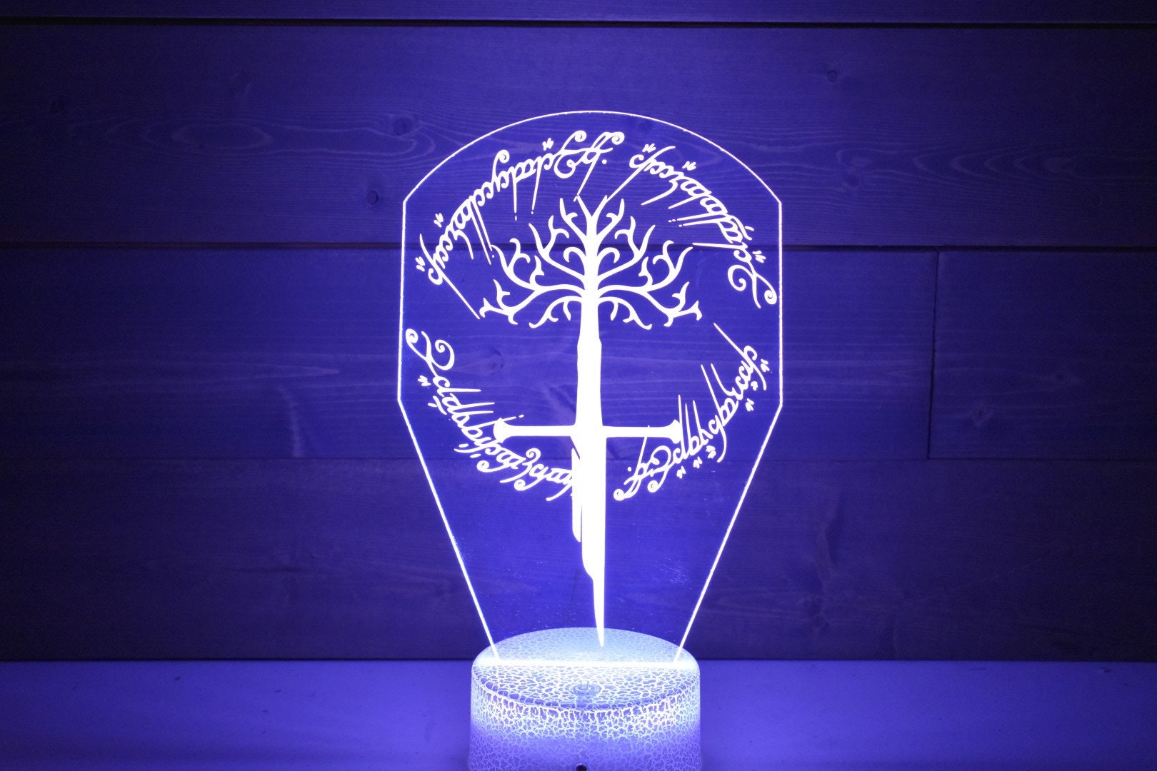 Shards or Narsil and the White Tree perfect as a gift for a Lord of the Rings enthusiasts. Place in Man caves, bars, garages, desks, room