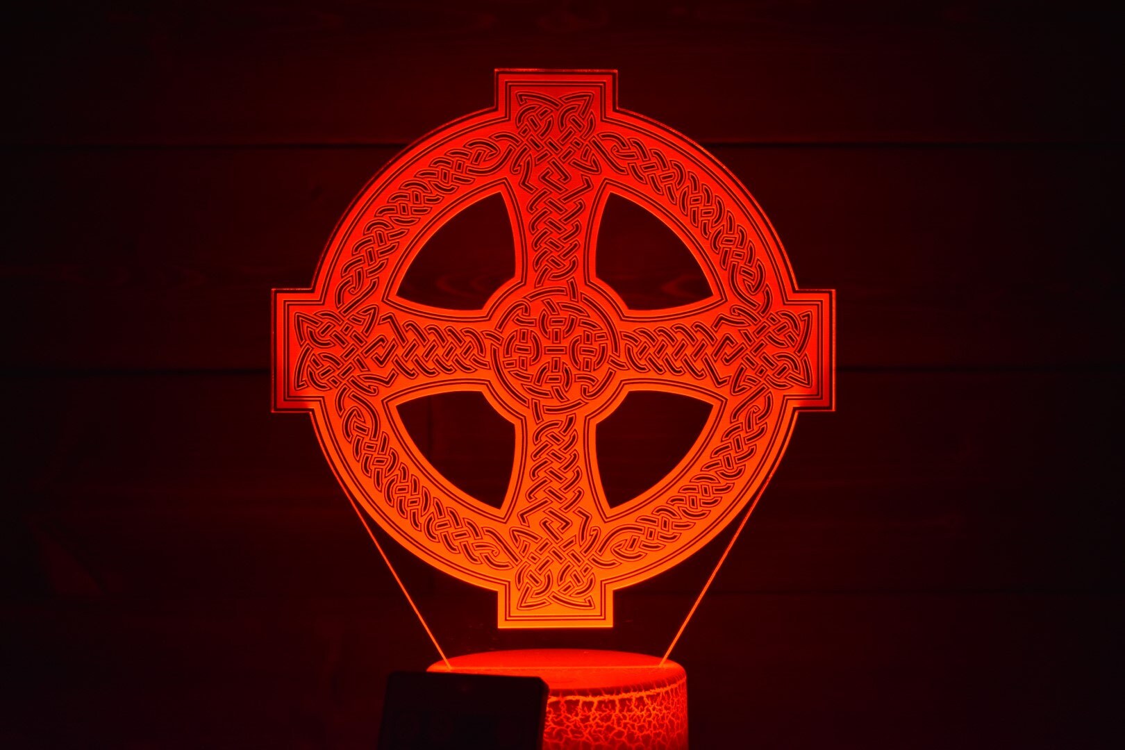 Celtic Knot (Cross) LED sign perfect as a gift for your Irish family or friends to place in man caves, bars, garages, desks.