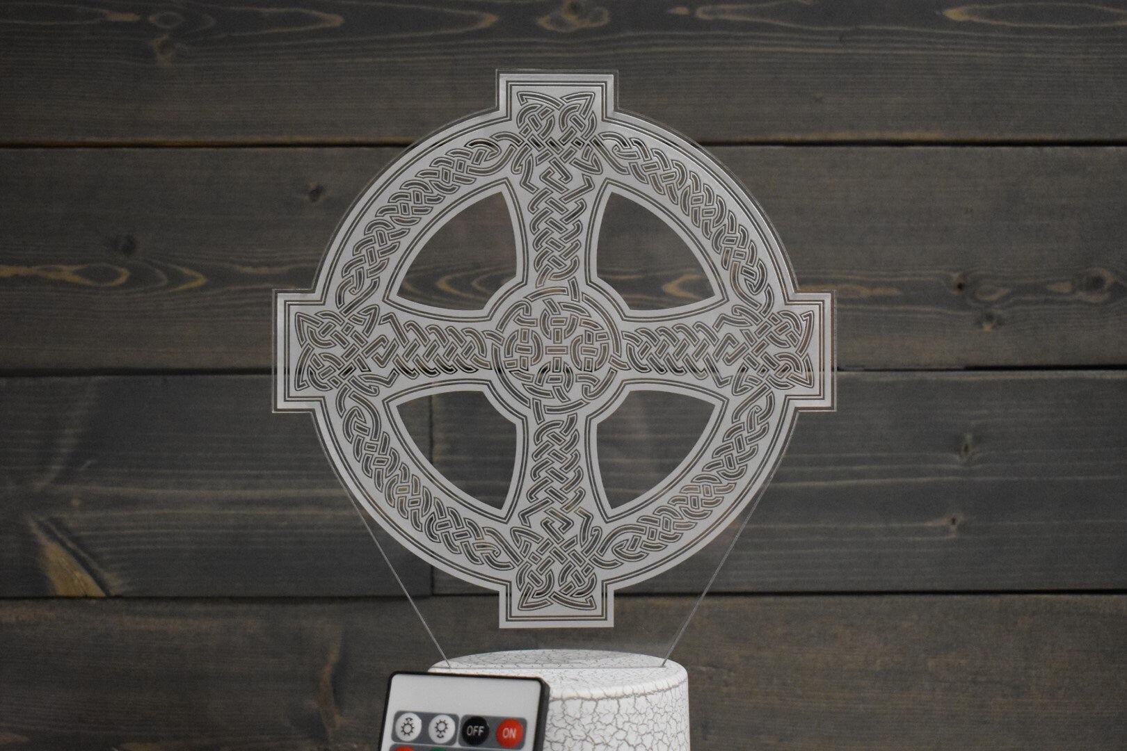 Celtic Knot (Cross) LED sign perfect as a gift for your Irish family or friends to place in man caves, bars, garages, desks.
