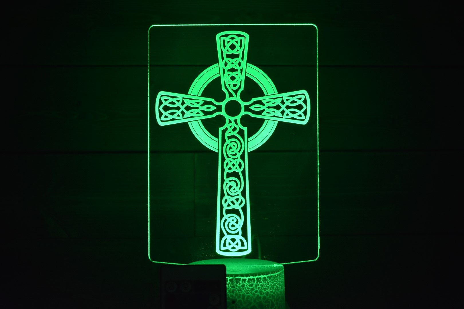 Celtic Knot (Cross) LED sign perfect as a gift for your Irish family or friends to place in man caves, bars, garages, desks.