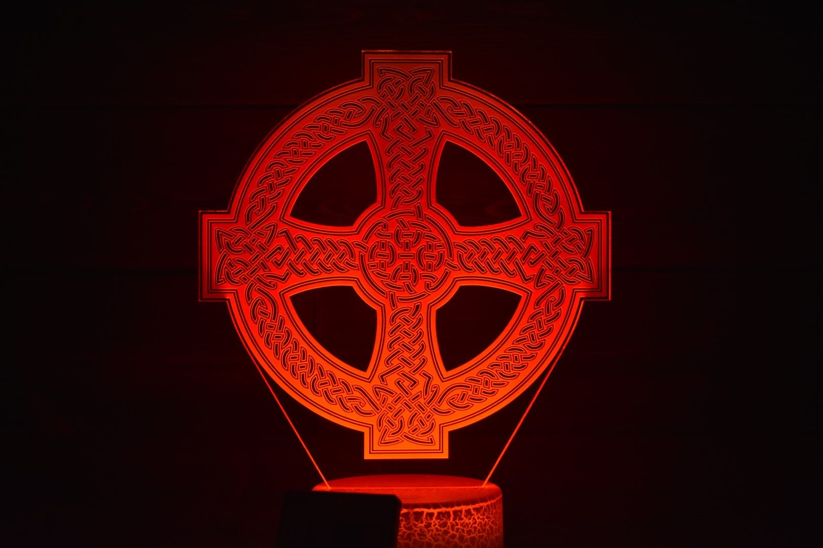 Celtic Knot (Cross) LED sign perfect as a gift for your Irish family or friends to place in man caves, bars, garages, desks.
