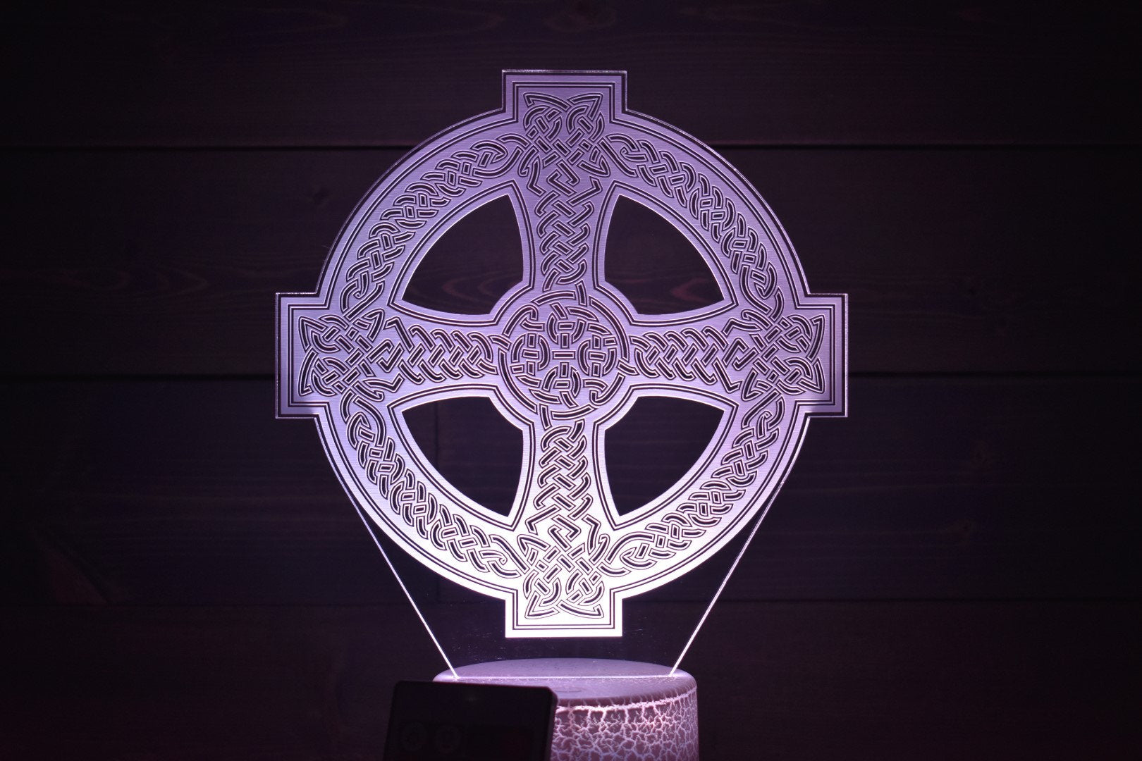 Celtic Knot (Cross) LED sign perfect as a gift for your Irish family or friends to place in man caves, bars, garages, desks.