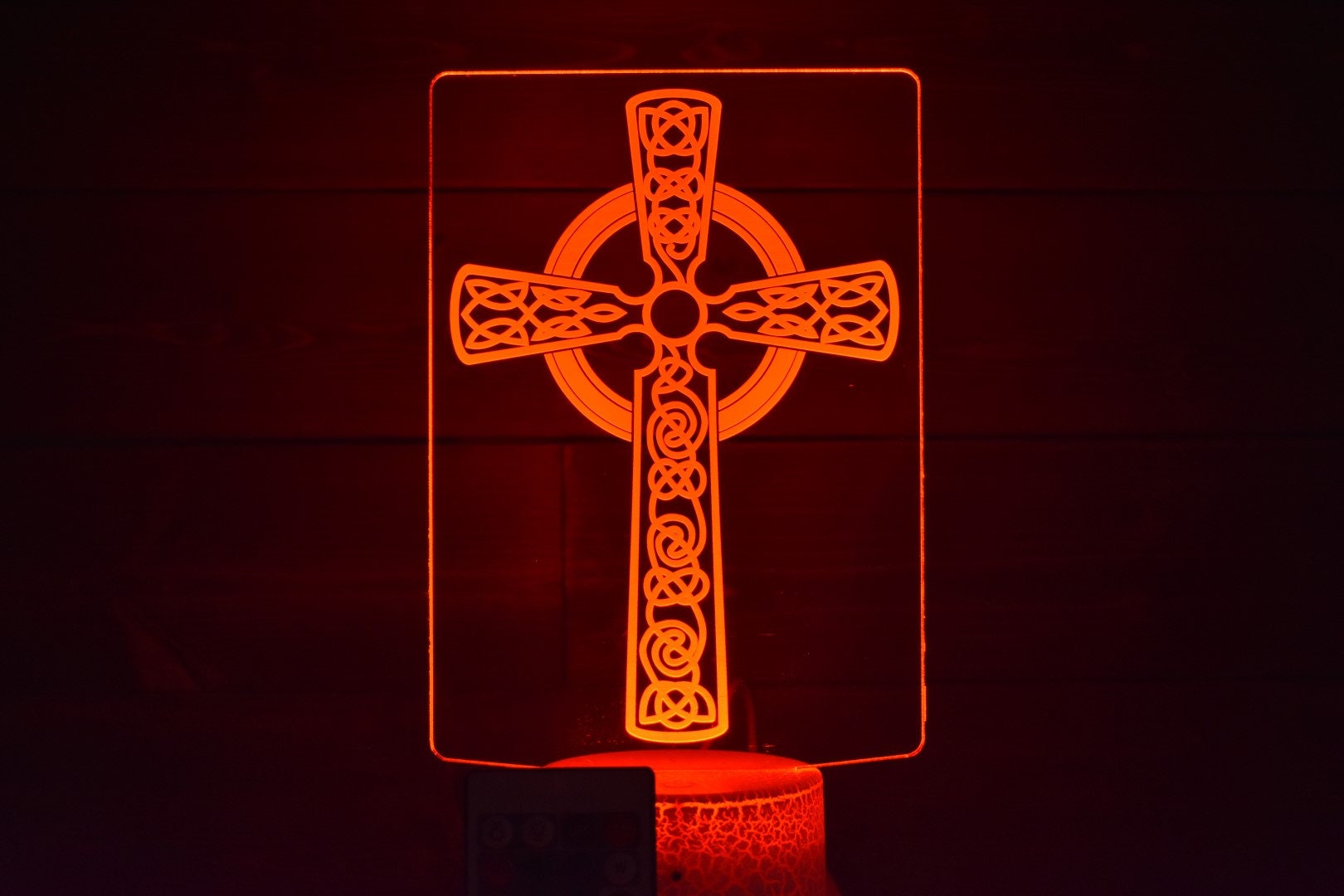 Celtic Knot (Cross) LED sign perfect as a gift for your Irish family or friends to place in man caves, bars, garages, desks.