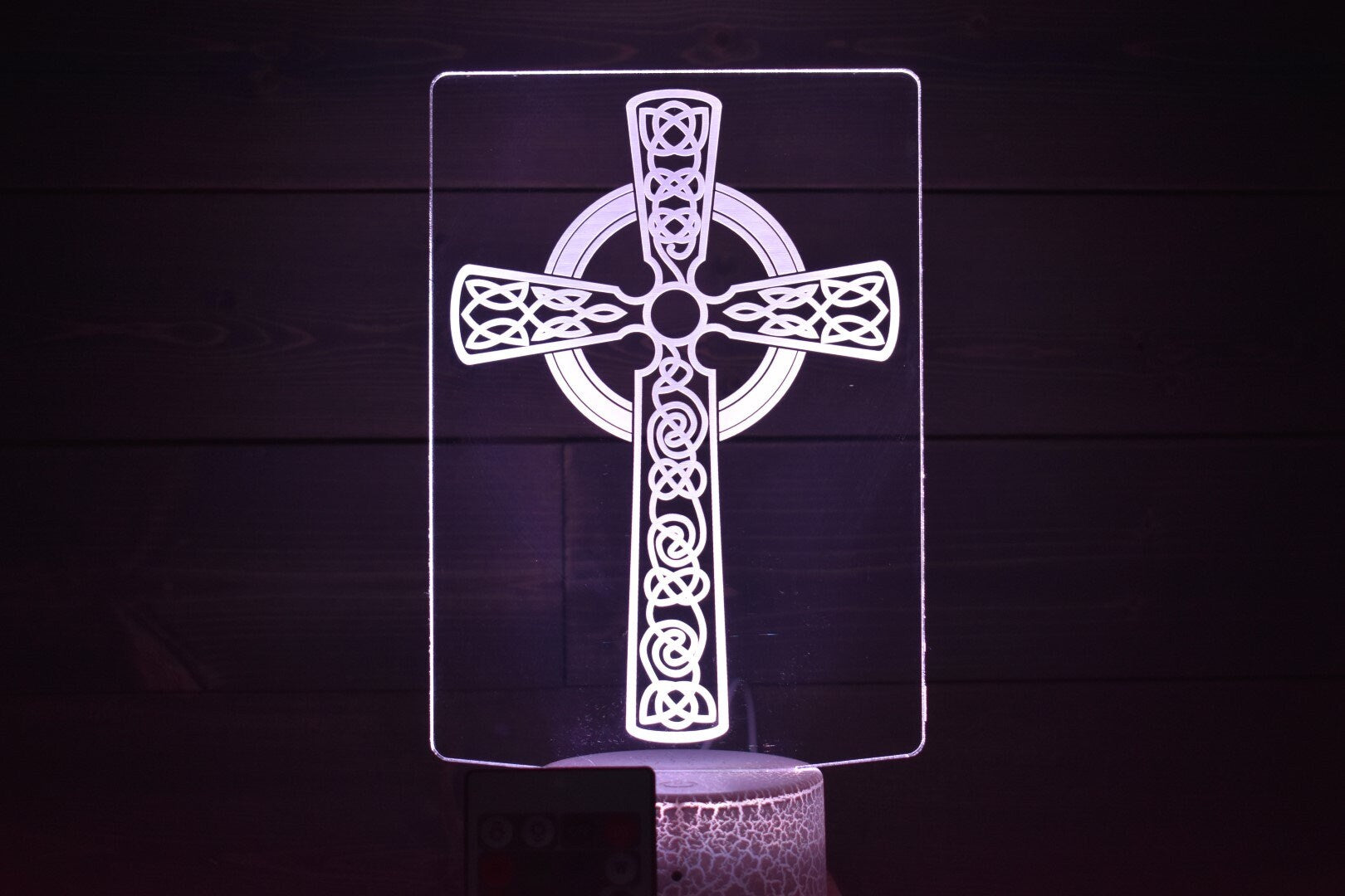 Celtic Knot (Cross) LED sign perfect as a gift for your Irish family or friends to place in man caves, bars, garages, desks.