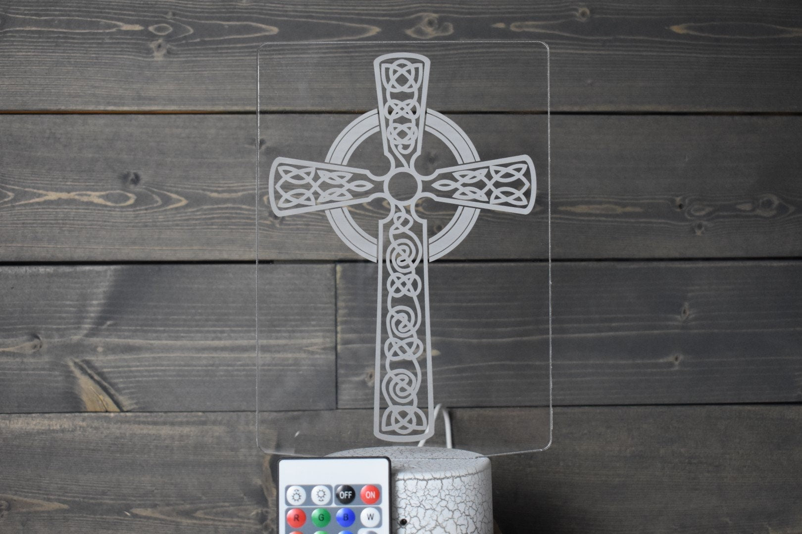 Celtic Knot (Cross) LED sign perfect as a gift for your Irish family or friends to place in man caves, bars, garages, desks.